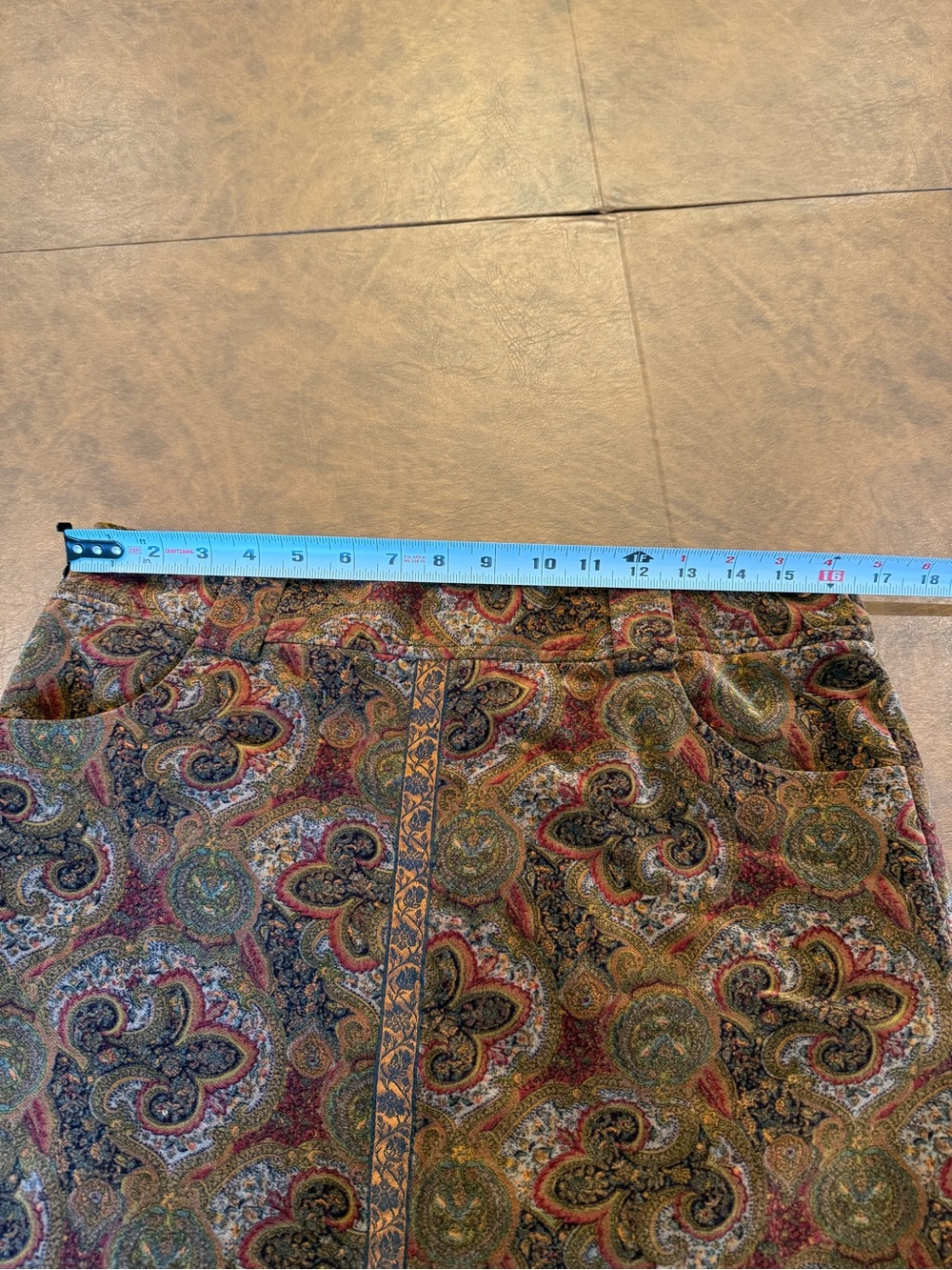 Nanette Lepore Olive Paisley Mini Skirt with Trim Y2K Tapestry Boho Chic Size 8 - Picture 11 of 12
